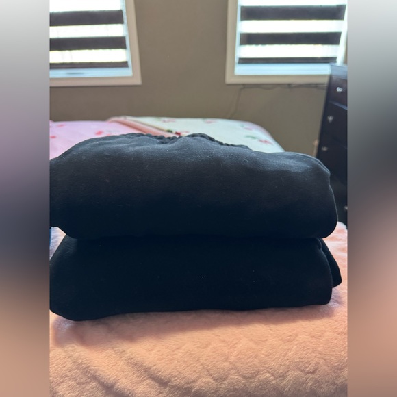 TNA Mega Fleece Black Sweatpants - Picture 4 of 4